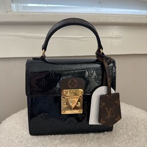 Louis Vuitton Spring Street black patent leather has cross body strap box receip